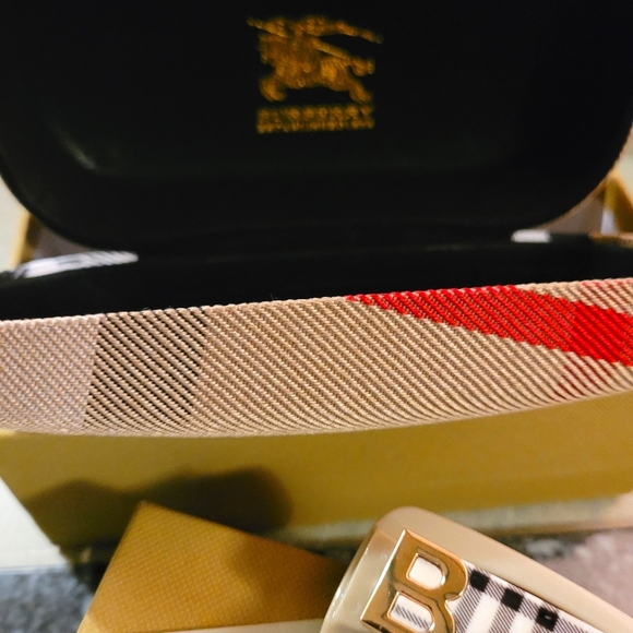 ✅🌹BURBERRY🫦 SUNGLASSES, #2617 56/ 17 142 PRESCRIPTION FRIENDLY ❣️🔥 - Picture 4 of 9